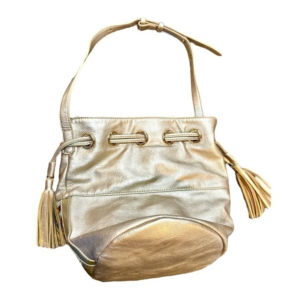 GALIAN, GOLD, BUCKET BAG WITH SIERRA RHINESTONES. ADJUSTABLE STRAP.